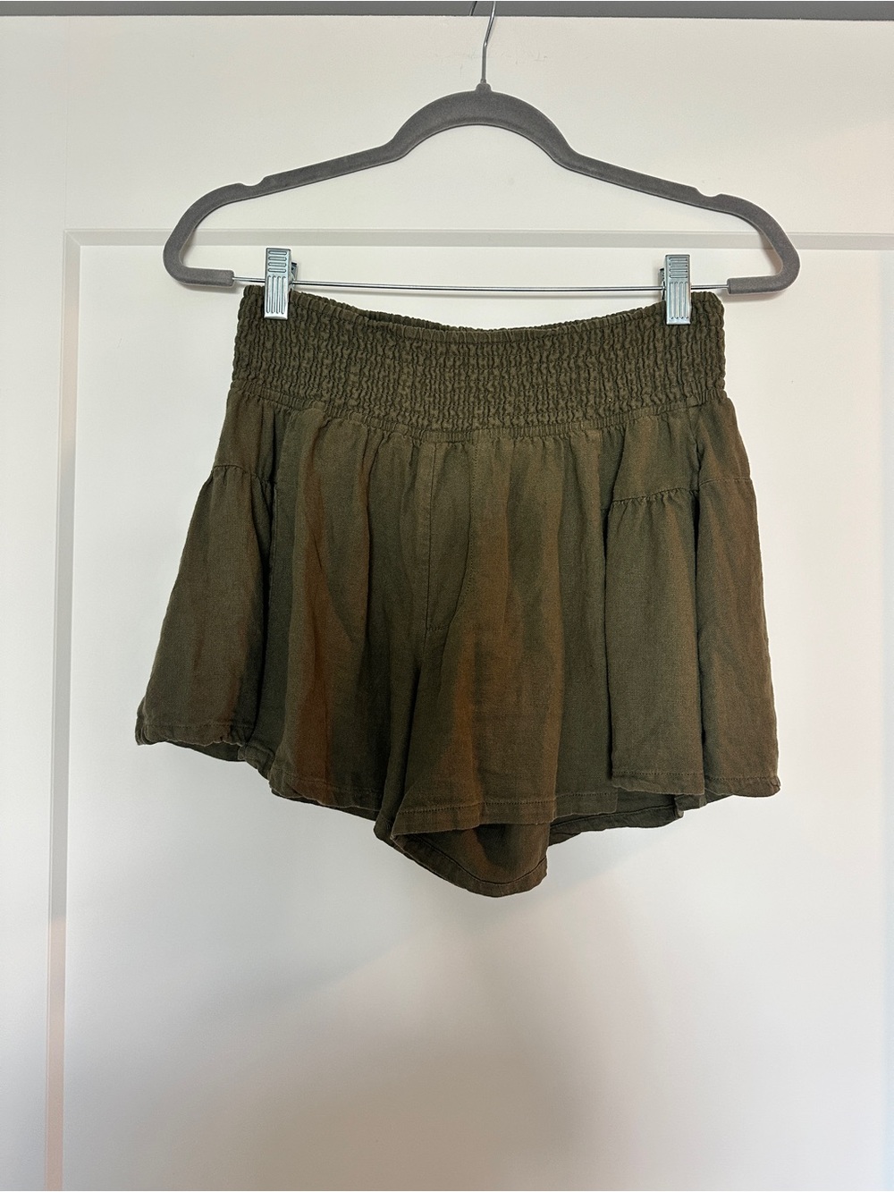 Pilcro Olive Smocked-Waist Flow Skort